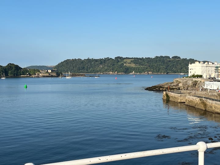 Luxury Campervan Experience By The Sea - Plymouth