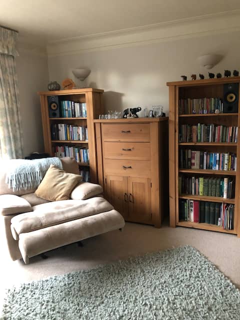 Popular Airbnb listing: Space to Rest in Broxtowe