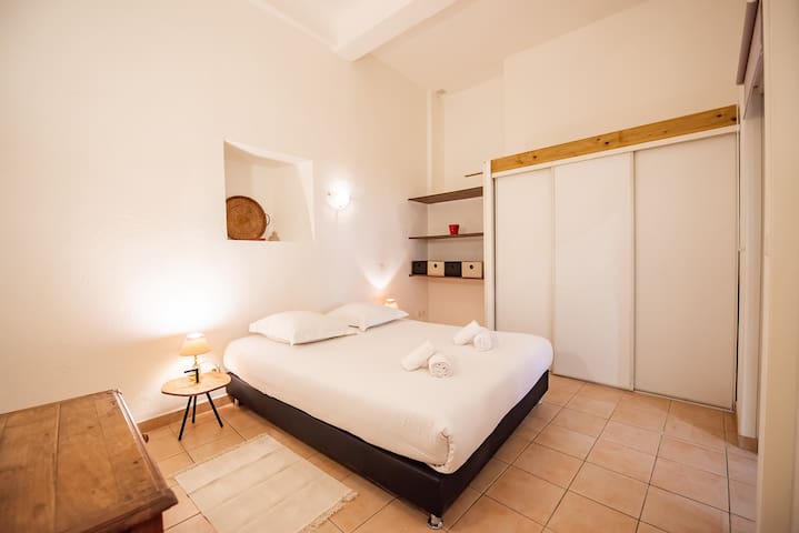 Fabrice - Night & Day Bell managed Airbnb listing 2