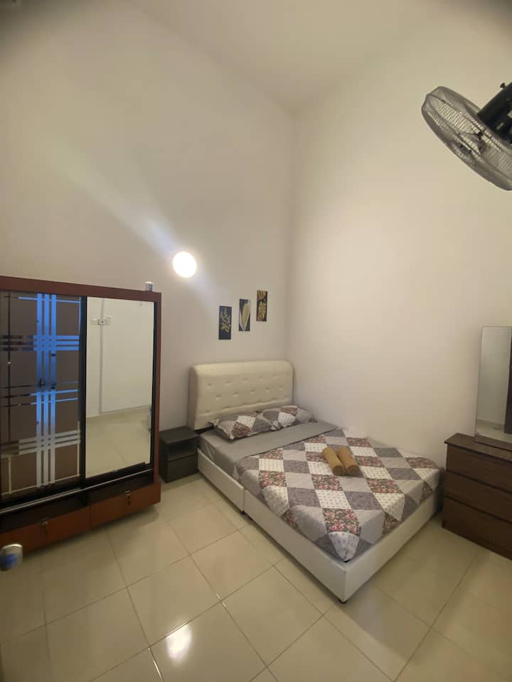 חדר שני/ AIRCOND