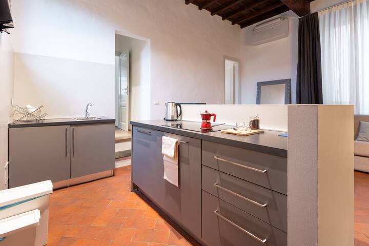 Keys of Italy -Albero15B-Train station Family Apt gallery image 3