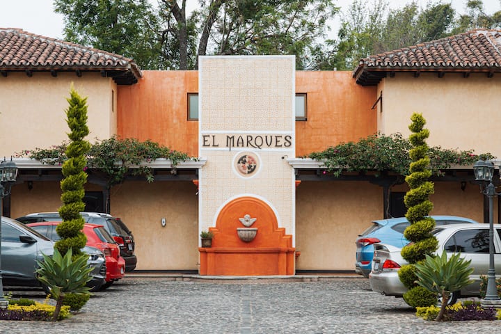 Lovely Loft With Parking - El Marqués - Guatemala