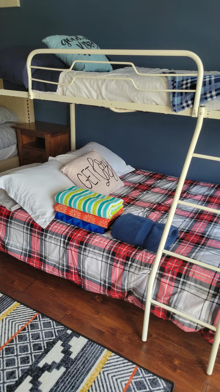 Двуетажни легла на главния етаж