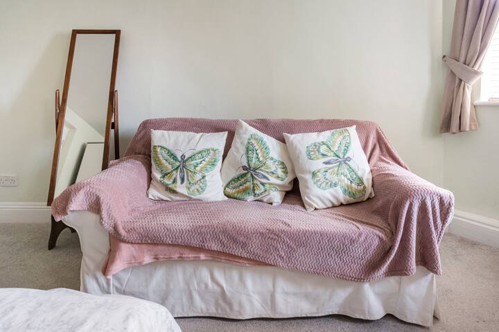 Peaceful Self-contained Flat In Vibrant Area - Bristol Airport (BRS)