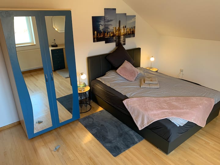 Quarto 5 como cama de solteiro possível