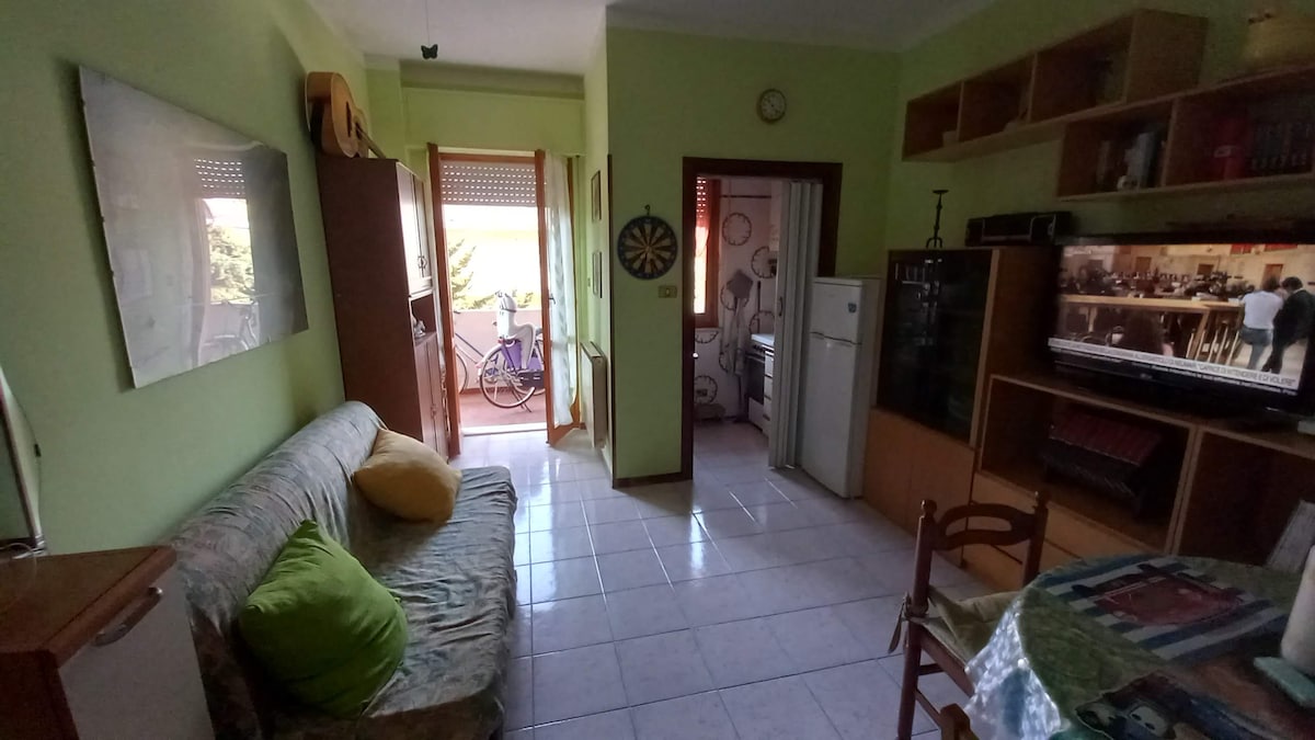 ห้องนั่งเล่นพร้อมวิวจากประตูหน้า