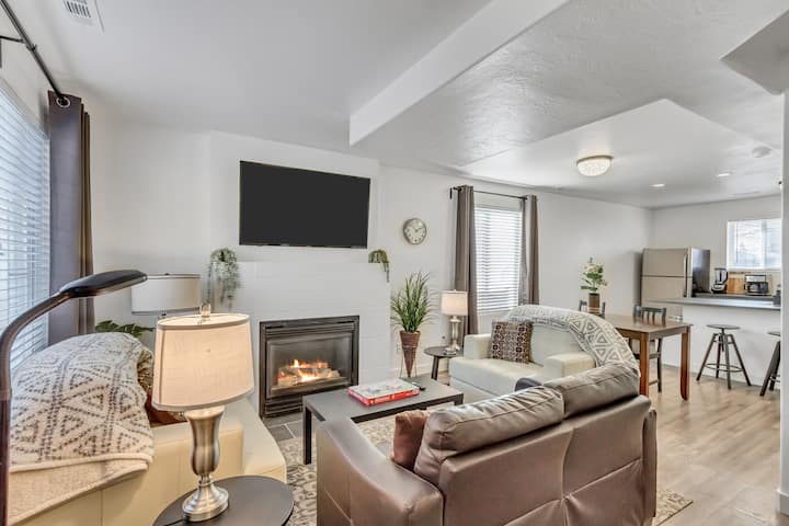 Cozy Townhome With Private Hot Tub In Millcreek! - Salt Lake City, UT