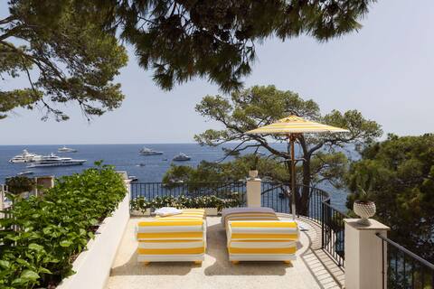 Exceptional house waterfront