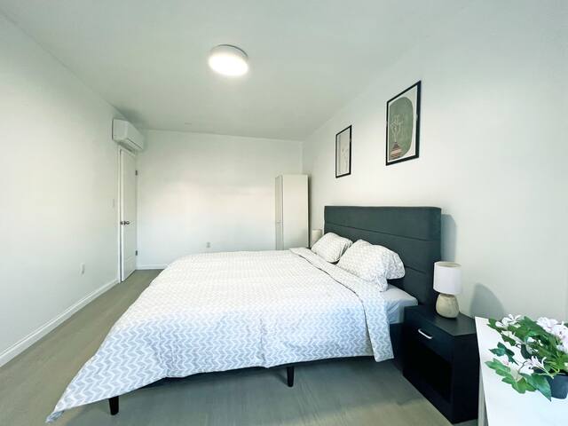 Spacious Home in Brooklyn gallery image 3