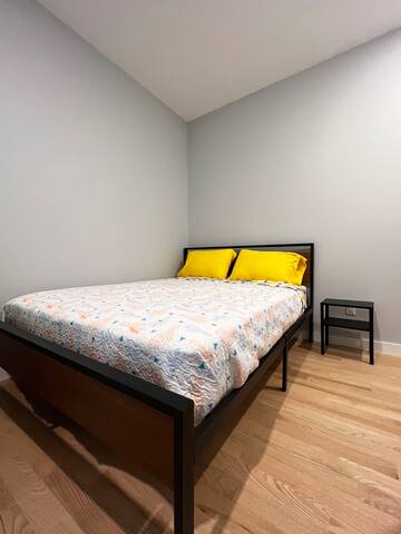 Beautiful 5Bed 2Bath Apartment gallery image 5