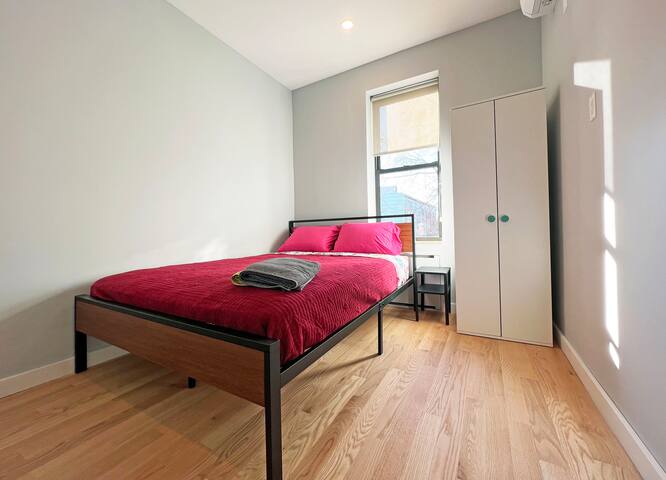 Beautiful 5Bed 2Bath Apartment gallery image 4