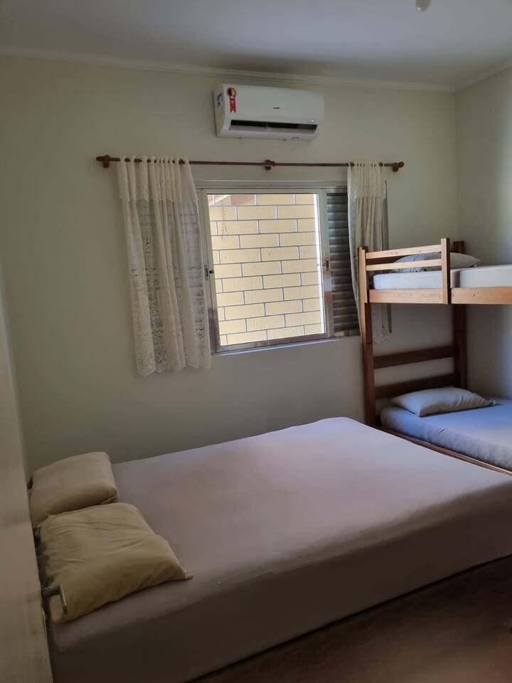 Chambre centrale/lit double/lit superposé/climatisation