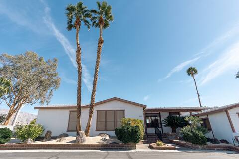 4BR/2BA Dreamy Desert Home in Mineral Pool Resort!