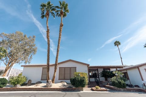4BR/2BA Dreamy Desert Home in Mineral Pool Resort!