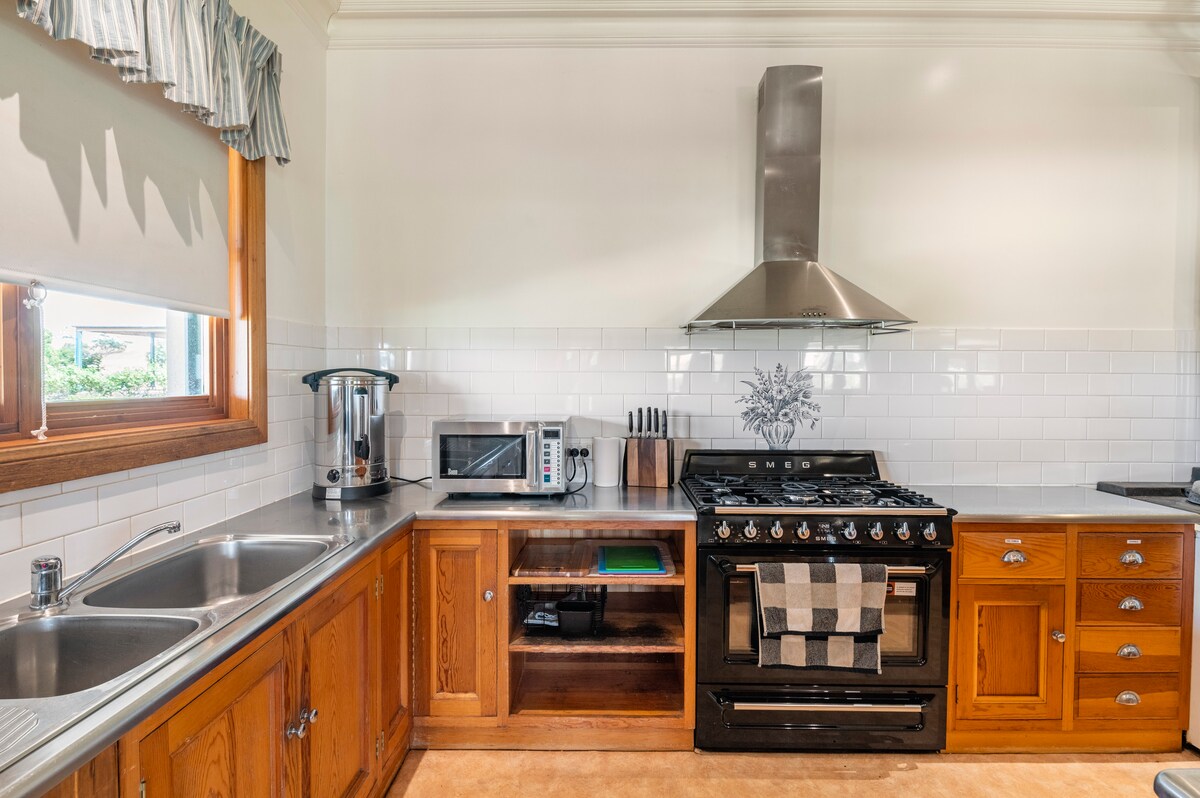 Abbotsford Country House