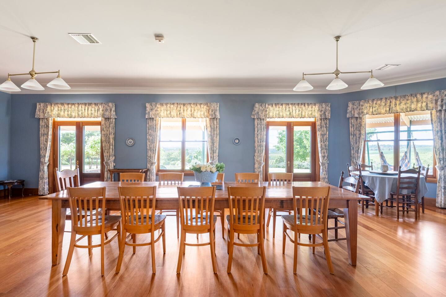 Abbotsford Country House
