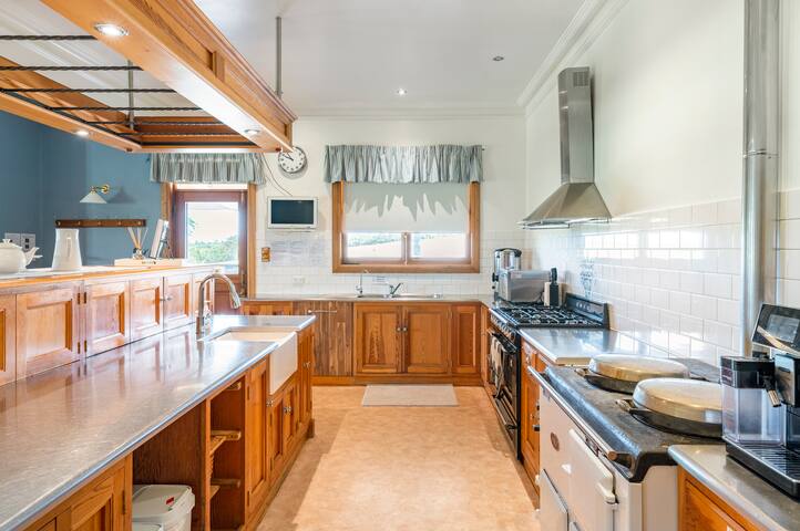 Abbotsford Country House – Magnificent Views gallery image 4