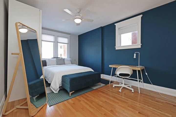 Classic 5 BDRM High Park Family Home/WFH/Pets OK gallery image 3