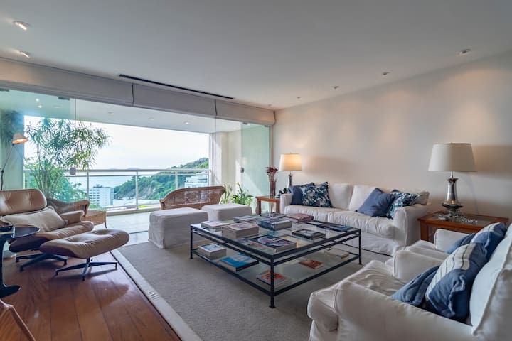 Excellent Penthouse with pool in Leblon