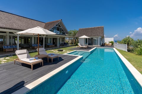 3BR Oceanfront Villa Casa Del Mar, Nusa Lembongan.