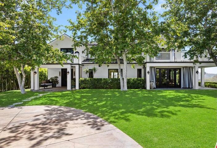 Malibu Villa with a View gallery image 2