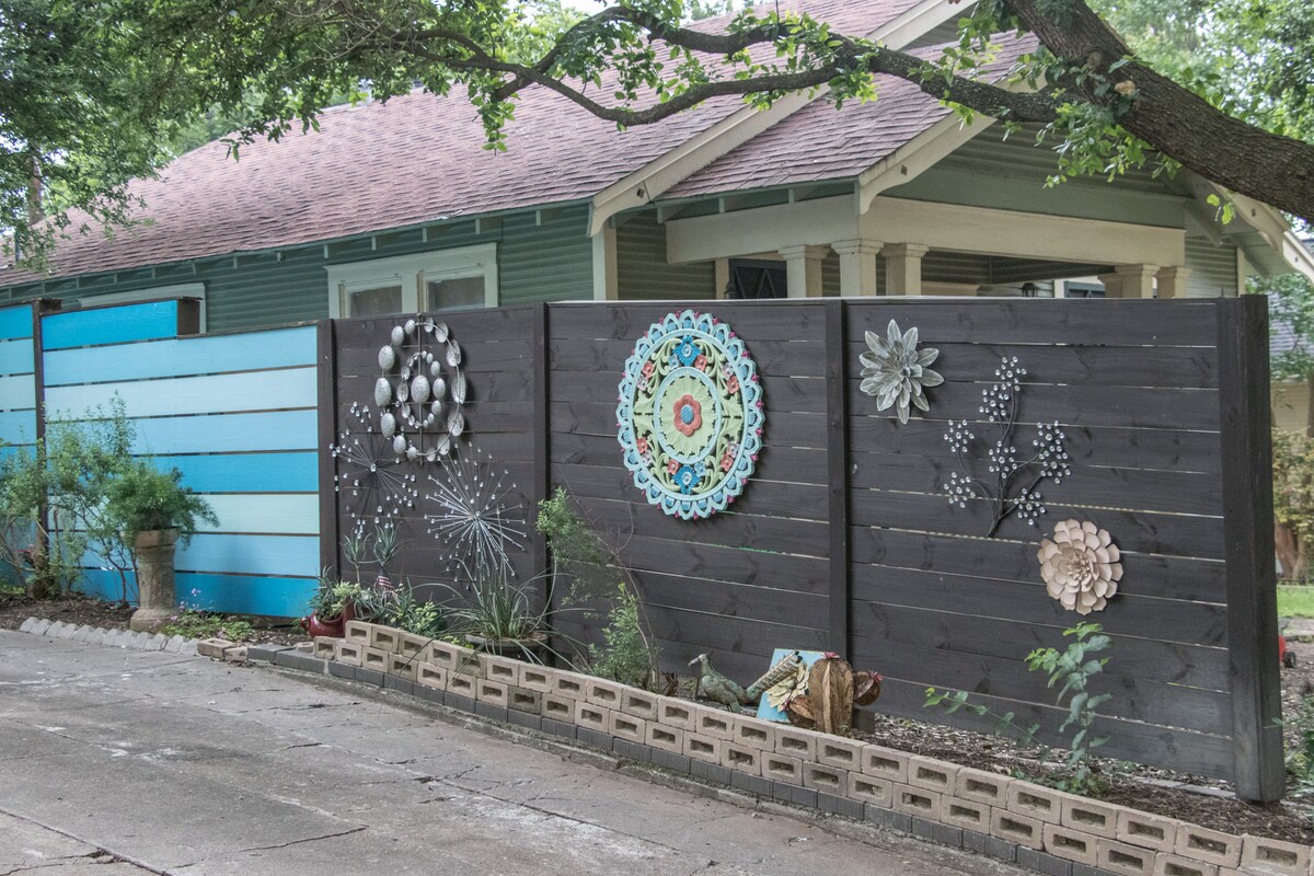Charming Retro SOCO 2 Bedroom House