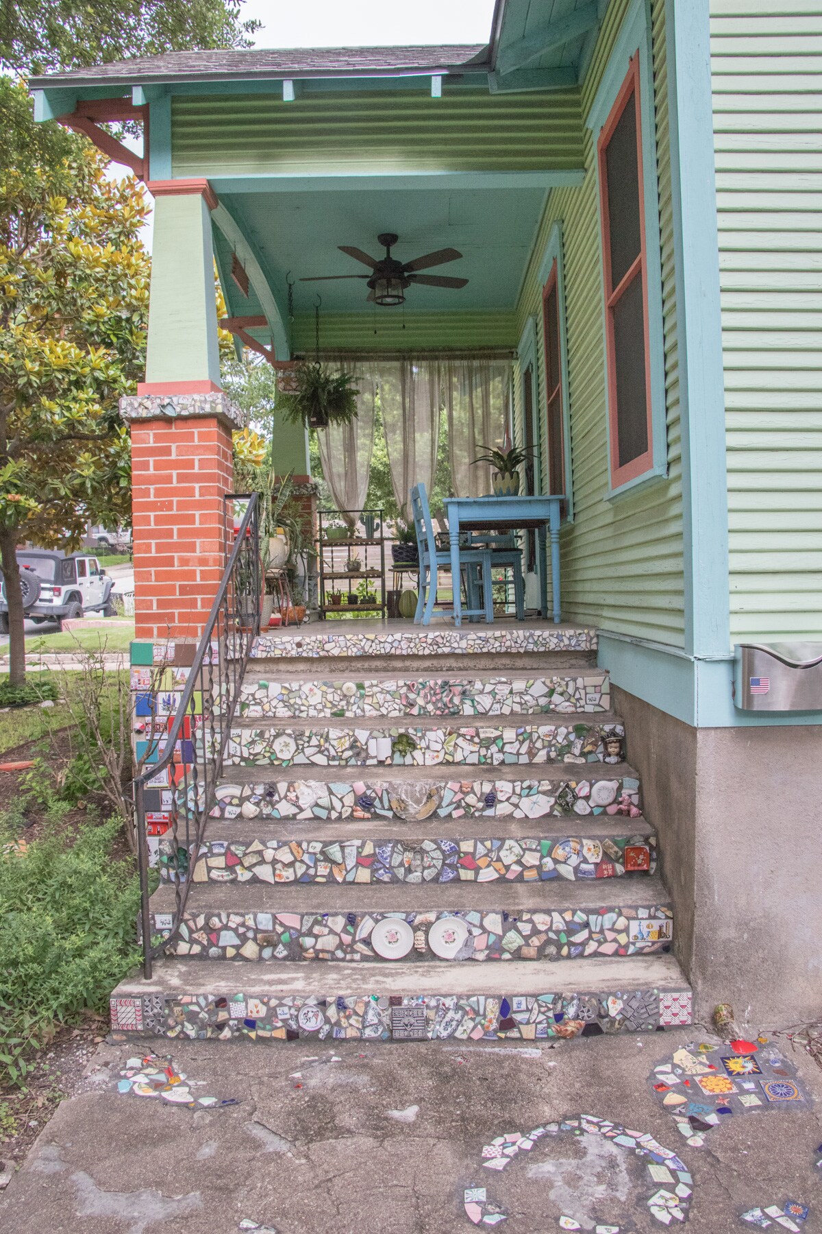 Charming Retro SOCO 2 Bedroom House