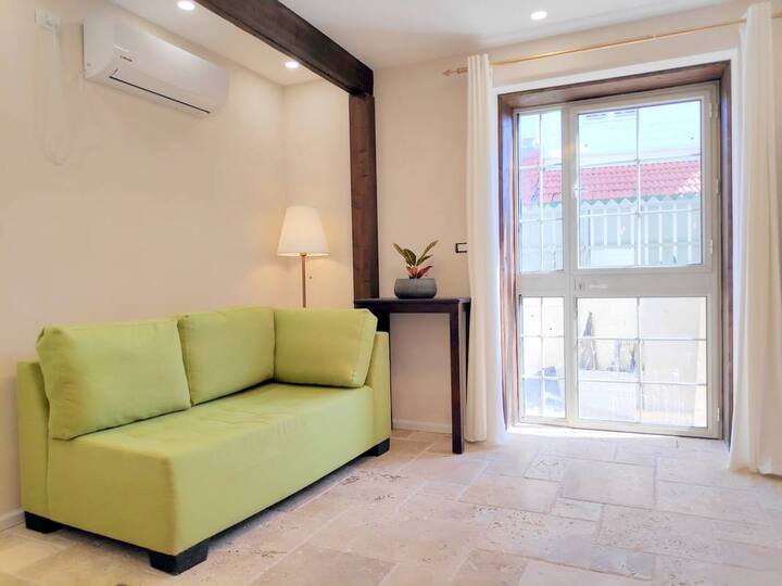 Private apartment 2 minutes from the train Apartments for Rent in Tel