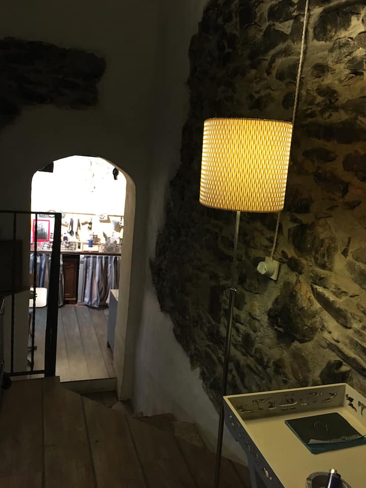 aneks kuzhine nga dhoma e ndenjjes