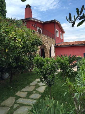 Entire home with 3 bedrooms in Imperia - Casa di Jo