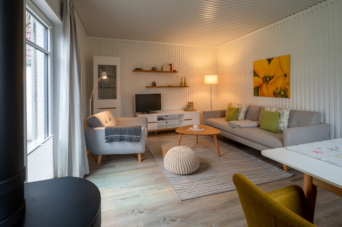 Top performing Airbnb: Cozy vacation home with sun terrace - Ocke in Nordstrand