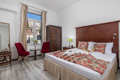Popular Airbnb listing: Continental Room #1 in Mjesni Odbor Centar Sušak