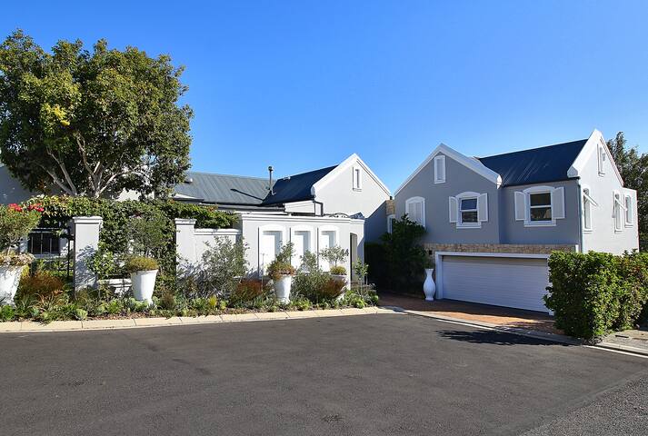 Gorgeous Home Spectacular Sea View Somerset West gallery image 3