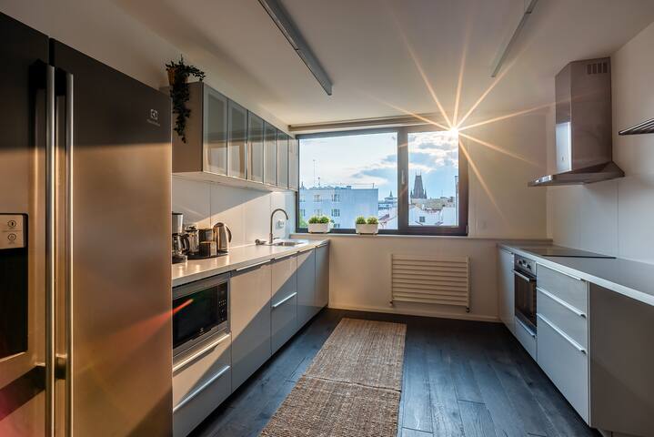 5BR+2Bath Old Town Loft Luxe Brickhouse, A/C gallery image 5