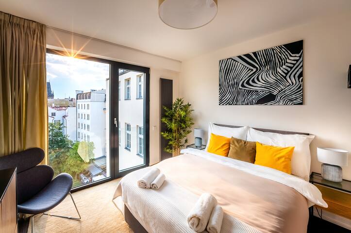 5BR+2Bath Old Town Loft Luxe Brickhouse, A/C gallery image 2