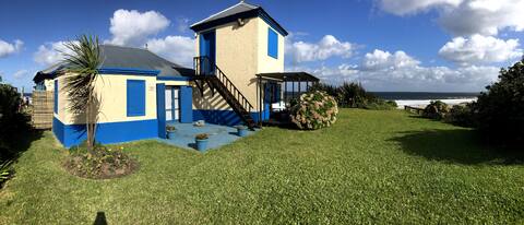 Exclusive house by the sea.