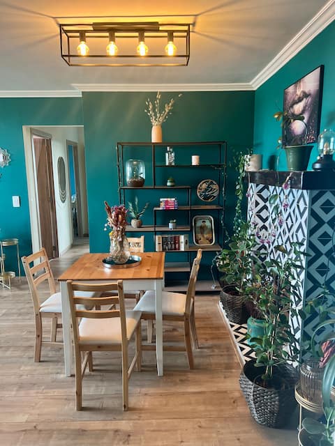 Beautiful Brussels apartment, terrace overlooking Atomium