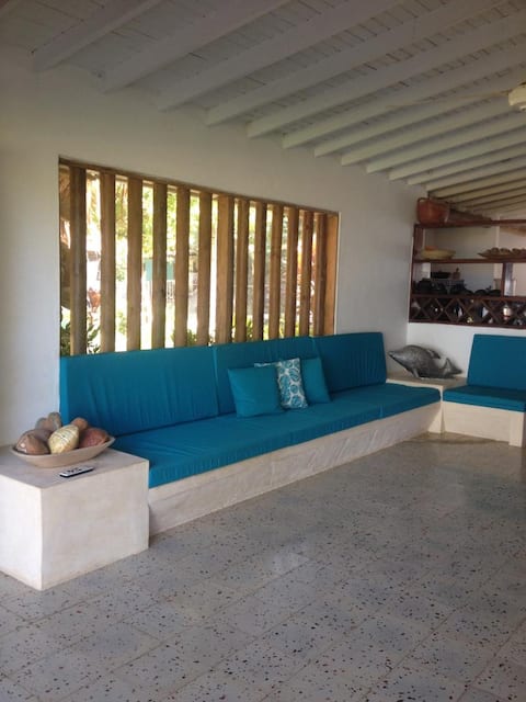 Popular Airbnb listing: Beach house facing the sea in San Antero