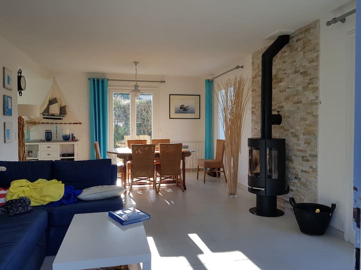 quiet Breton house (near sea) Houses for Rent in Saint