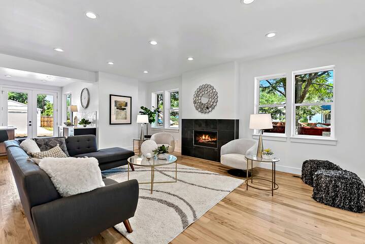 Modern new home in Park Hill with outdoor oasis gallery image 3