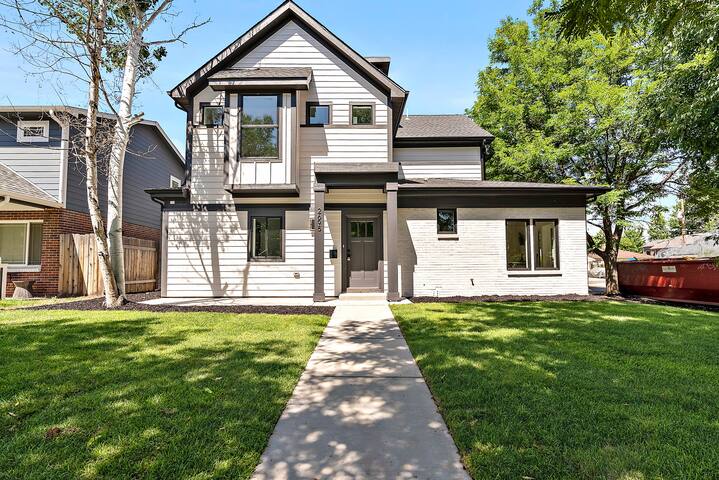 Modern new home in Park Hill with outdoor oasis gallery image 2