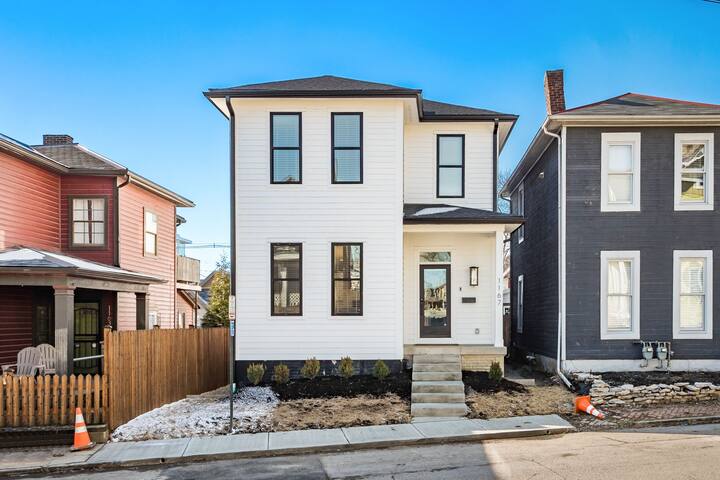 High End New Build, Rooftop Hot Tub, City Views! gallery image 2