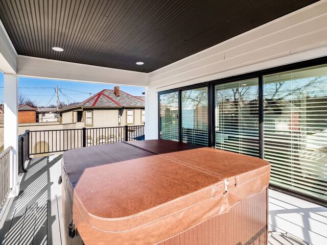 High End New Build, Rooftop Hot Tub, City Views! gallery image 5