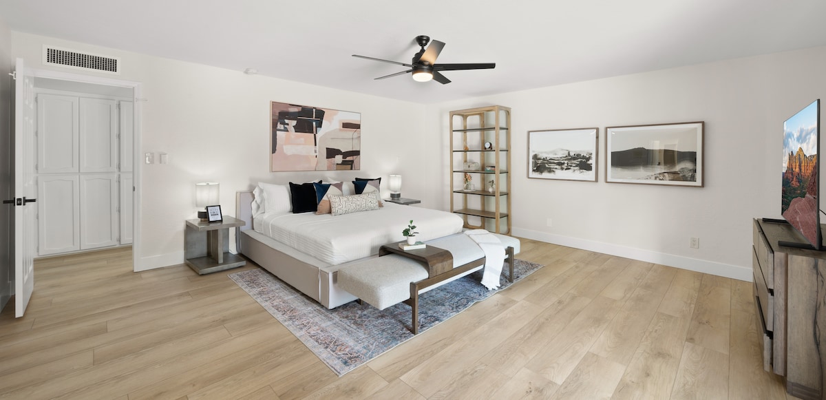 [Dhoma e gjumit 1] Suita kryesore me krevat dopio "king size"