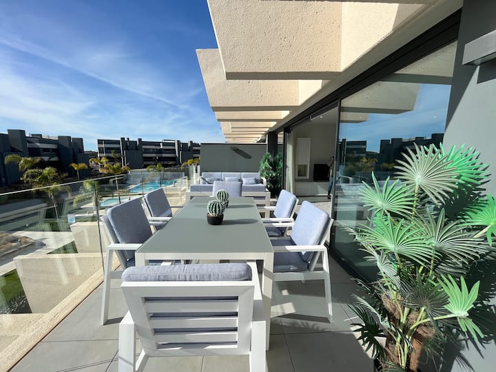 3 Bed Apartment with Sea views Apartments for Rent in Málaga