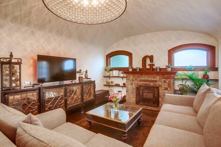 “1 to 10 Guests – Private Estate with Pool” gallery image 5