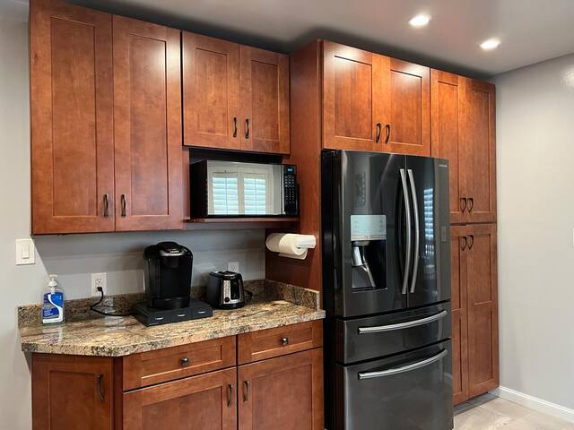 Beautiful Affordable 6BR 5Bath Home Near SFO gallery image 3