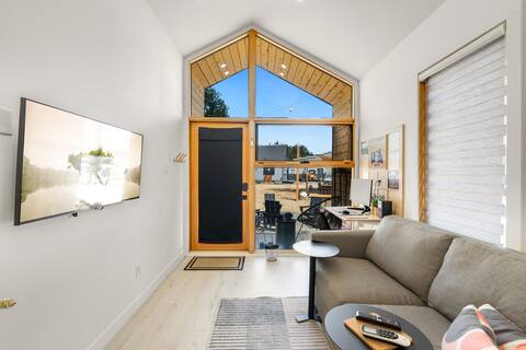 *ALL-NEW* Tiny Meets Luxury (Cabin 6)