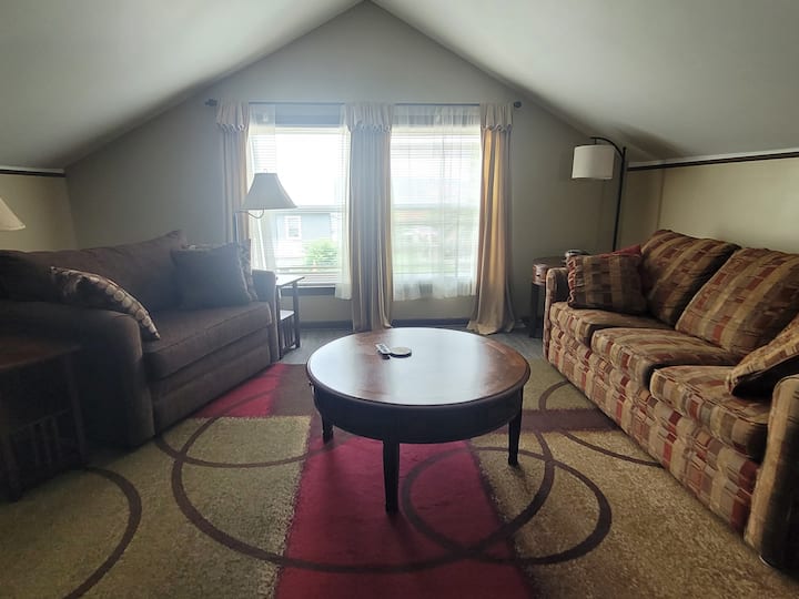 Downtown Unit #3 
Loft Apartment - Johnson City, TN