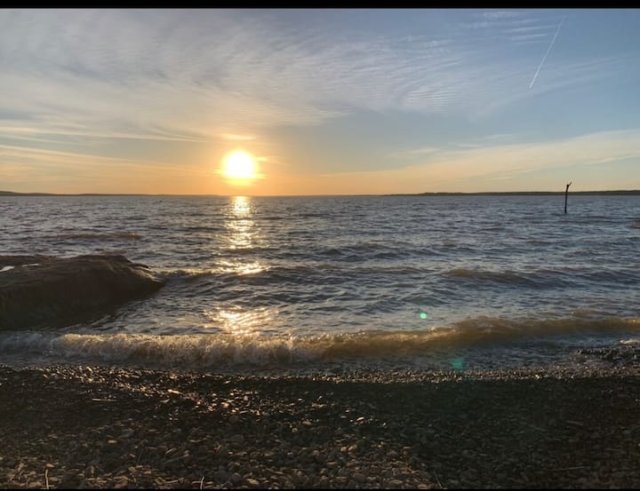 Sarah’s Shabby Lake View Shak Houses for Rent in Eufaula, Oklahoma